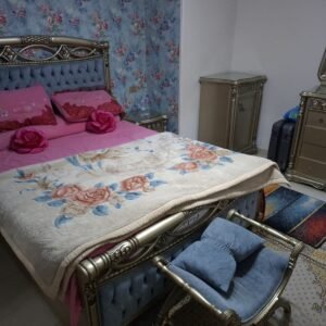 شقة مفروشة للايجار في شارع العشرين الجديد | 3 غرف وفرش فاخر - موقع مفروشة